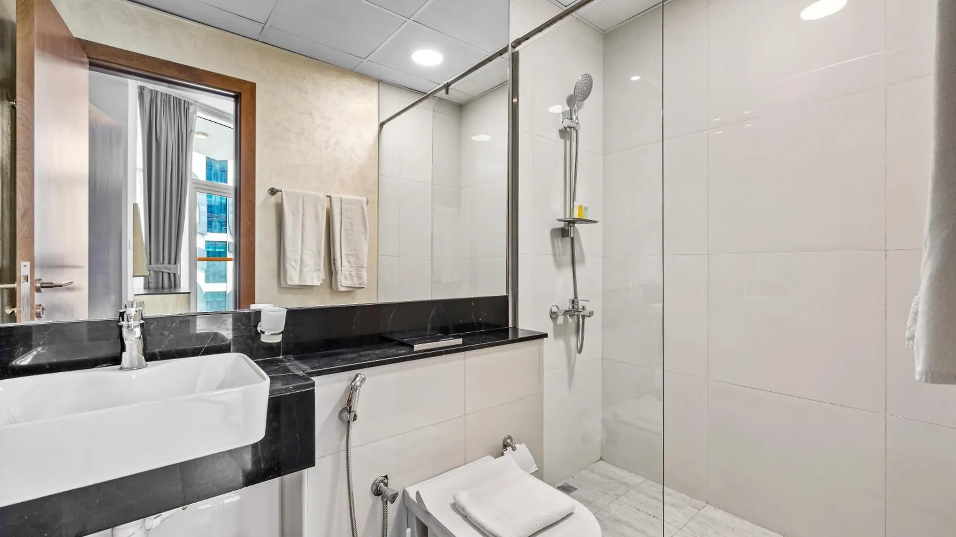 Unlock Waters Edge Daire Dubai Birleşik Arap Emirlikleri