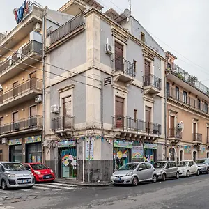 https://catania-central-and-comfy-apartments.sicilyhotelsitaly.net